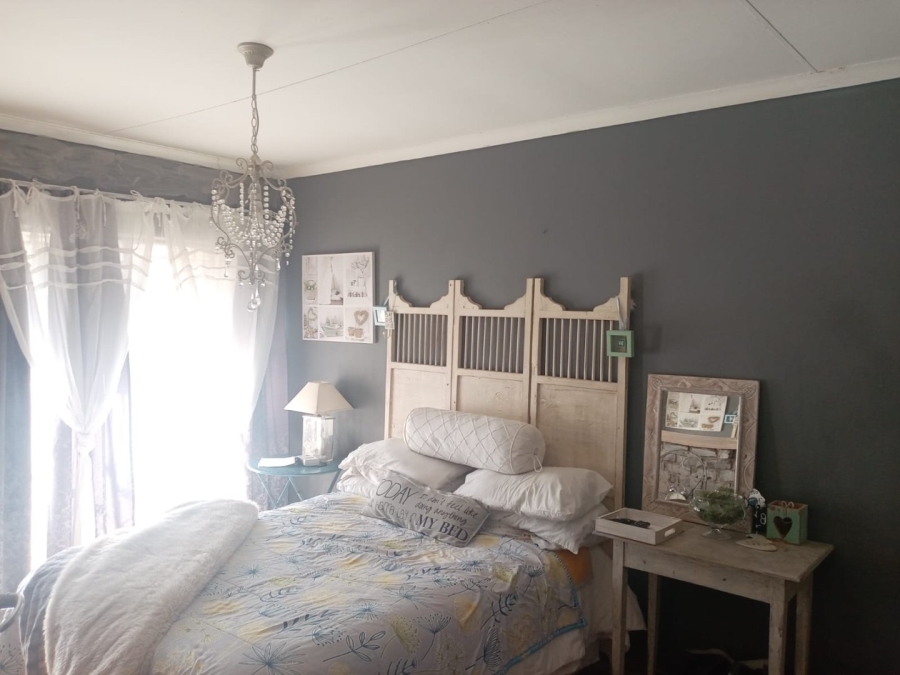 2 Bedroom Property for Sale in Pellissier Free State